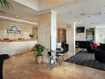 Ramada By Wyndham North Bergen Hotel Exterior photo