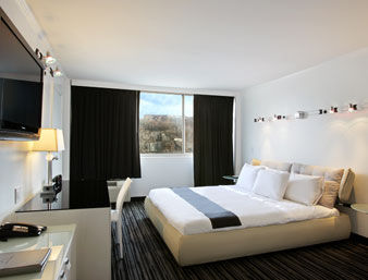 Ramada By Wyndham North Bergen Hotel Exterior photo